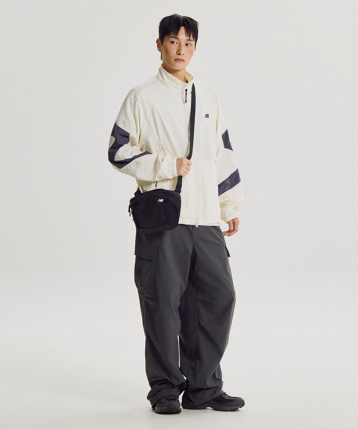 뉴발란스(NEW BALANCE) NBGCGF1102 / 에센셜 크로스백 M (BLACK)