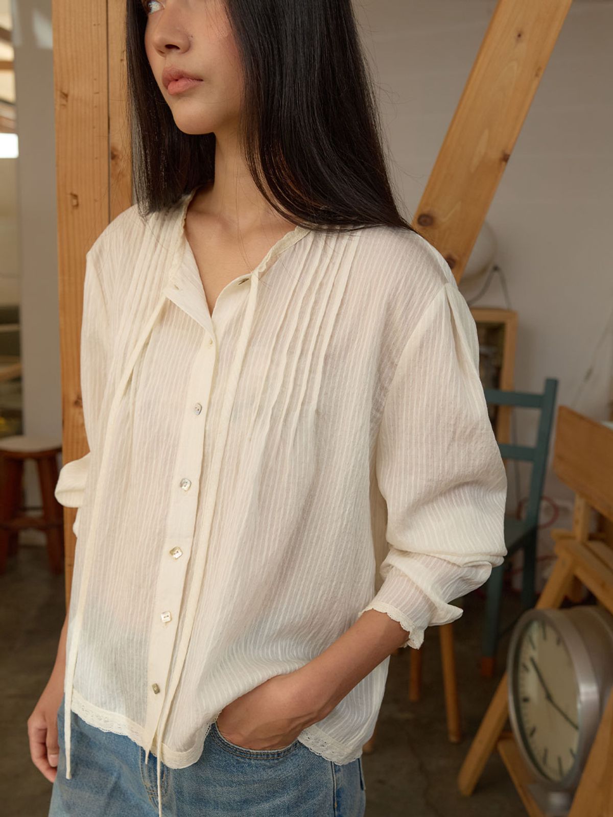 뮈뮈에르(MUEMUER) Feminine Pintuck Blouse MU2678BL802M