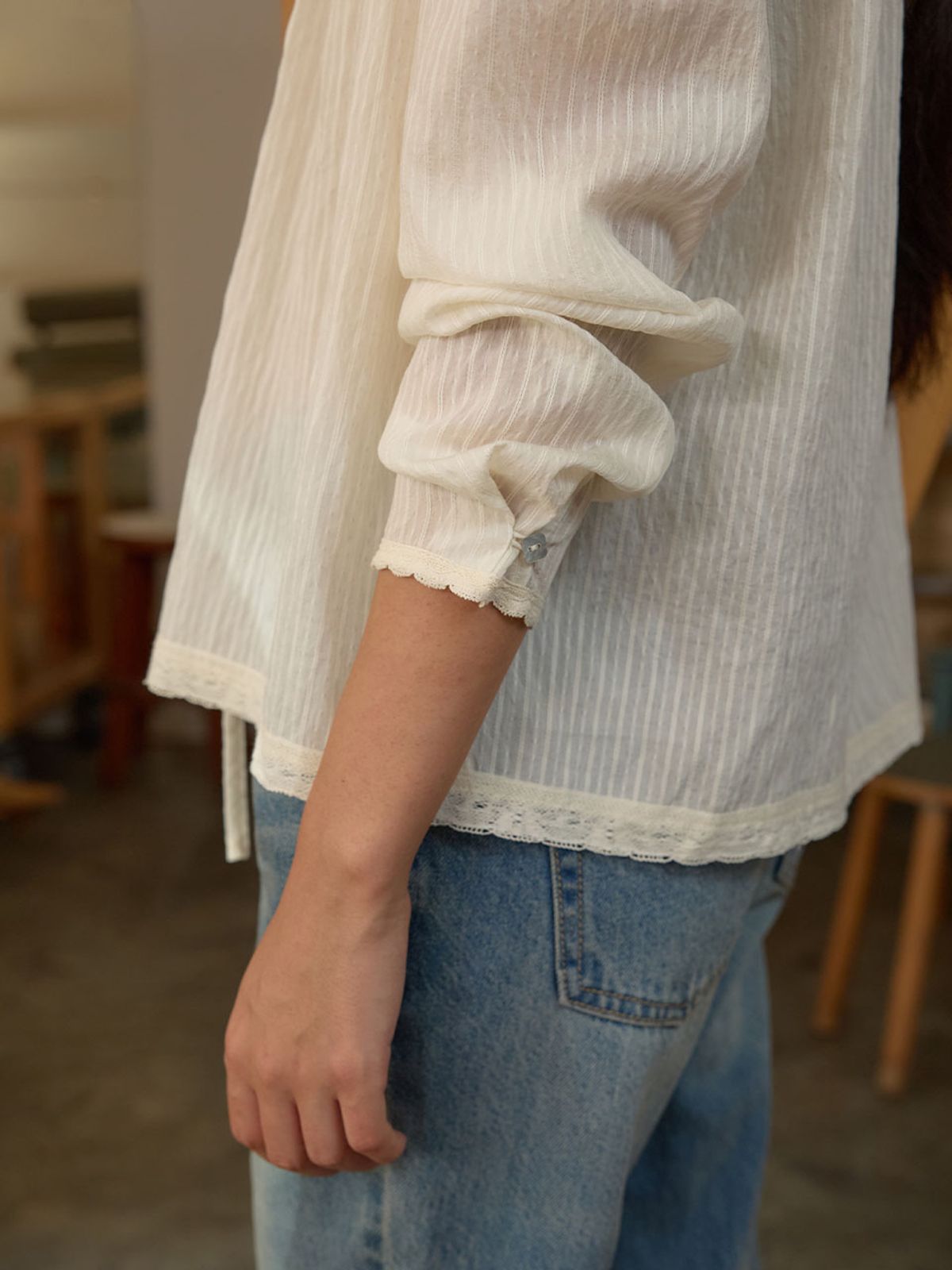 뮈뮈에르(MUEMUER) Feminine Pintuck Blouse MU2678BL802M