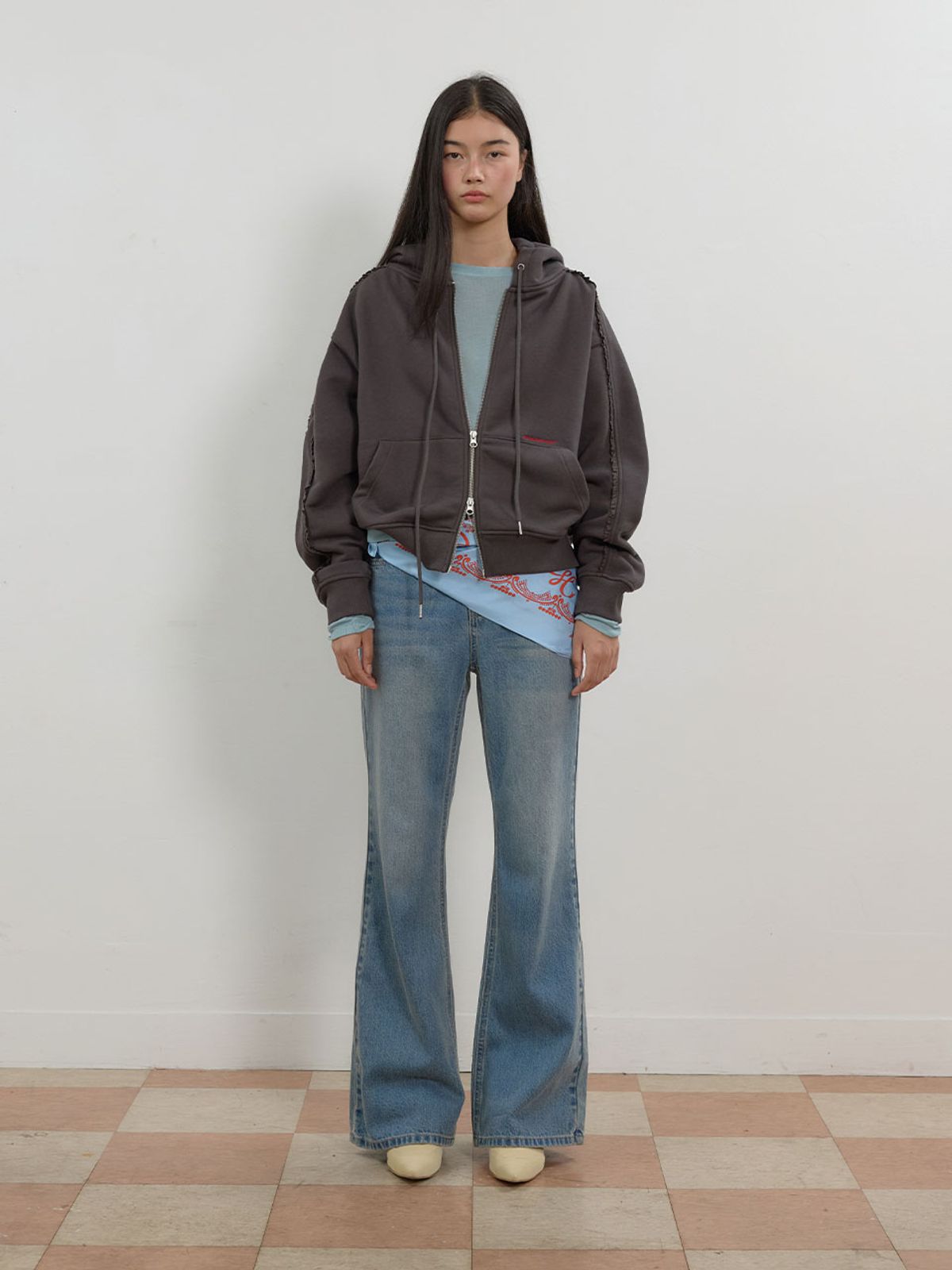 뮈뮈에르(MUEMUER) Lace Trimming Zip-Up Hoodie MU2678TS801M
