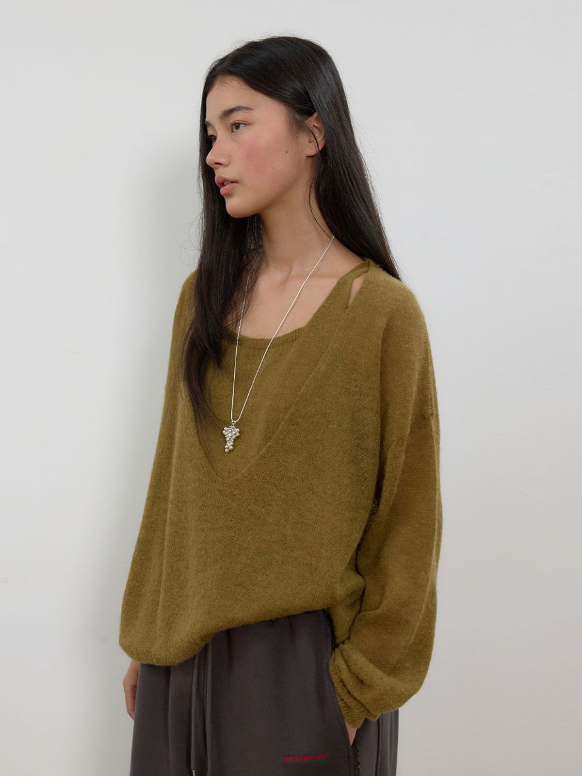 뮈뮈에르(MUEMUER) Layered V-Neck Knit Pullover MU2678PO802M