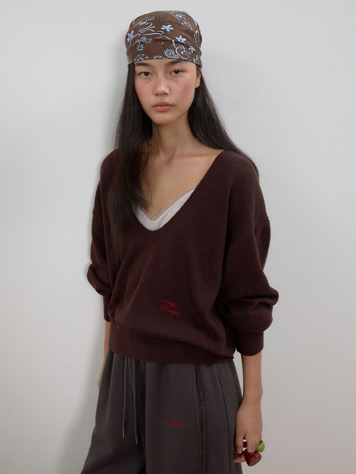 뮈뮈에르(MUEMUER) Deep Scoop-Neck Knit Pullover MU2678PO803M