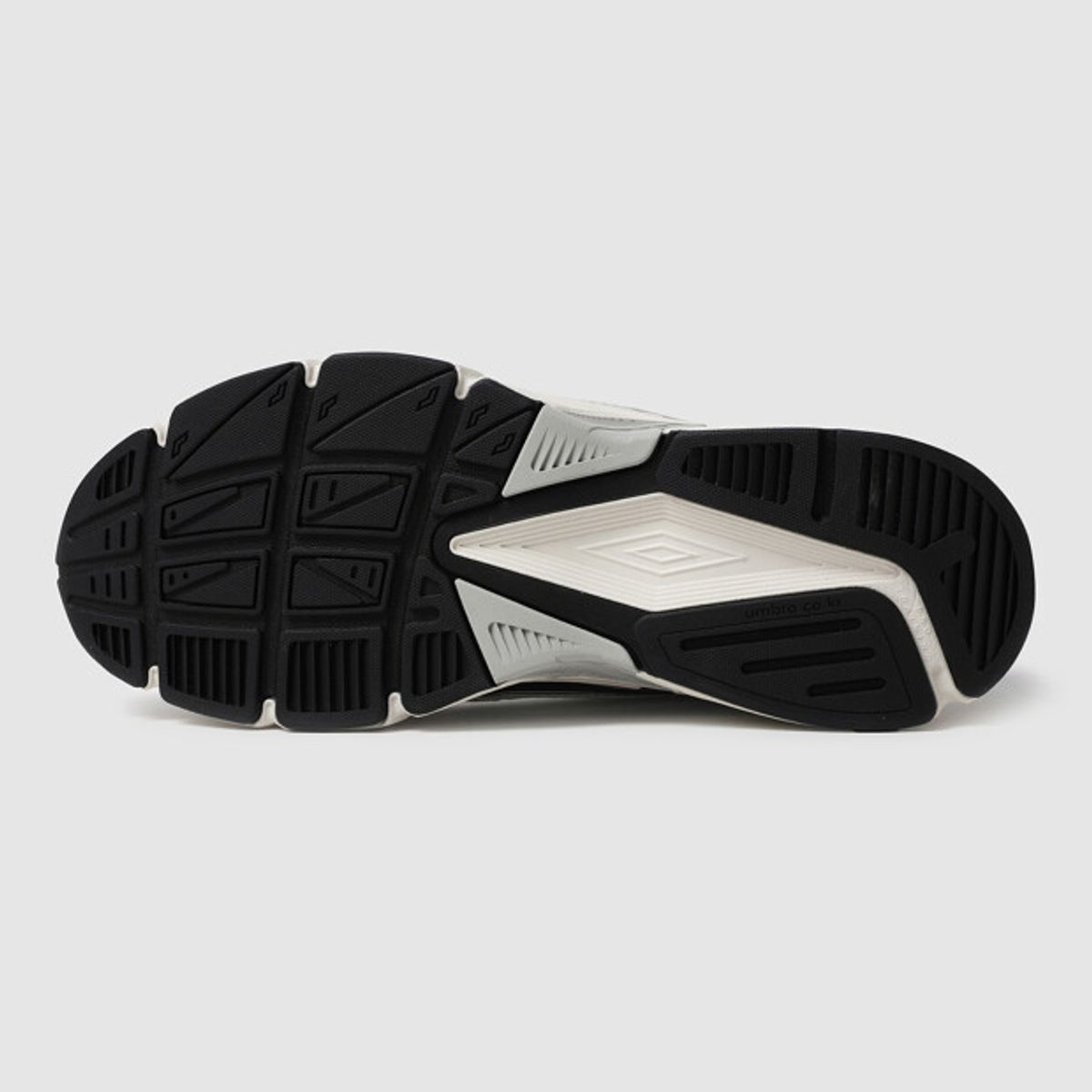엄브로(UMBRO) ETR - Z (이티알 제트) 화이트 UR322CCR81