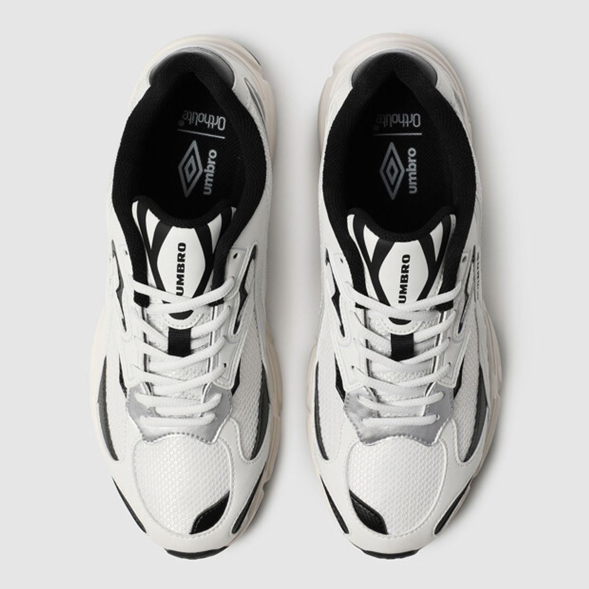 엄브로(UMBRO) ETR - Z (이티알 제트) 화이트 UR322CCR81