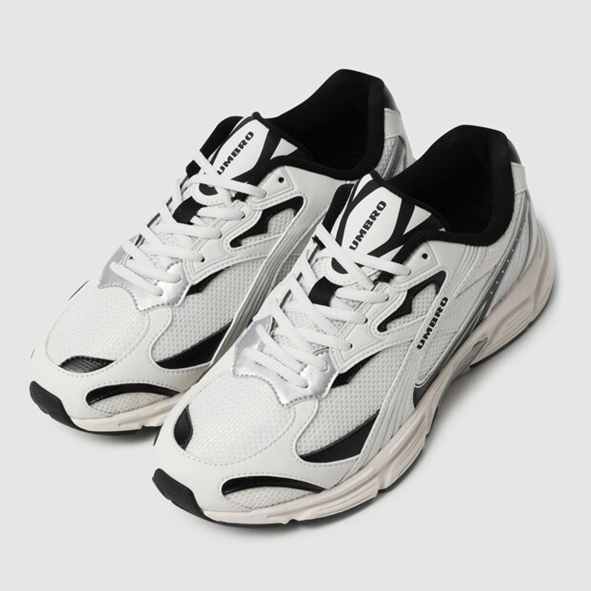 엄브로(UMBRO) ETR - Z (이티알 제트) 화이트 UR322CCR81
