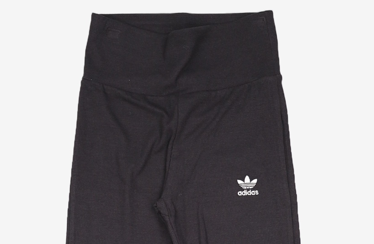 아디다스(ADIDAS) 에센셜 립 플레어드 레깅스 IW5727 XS