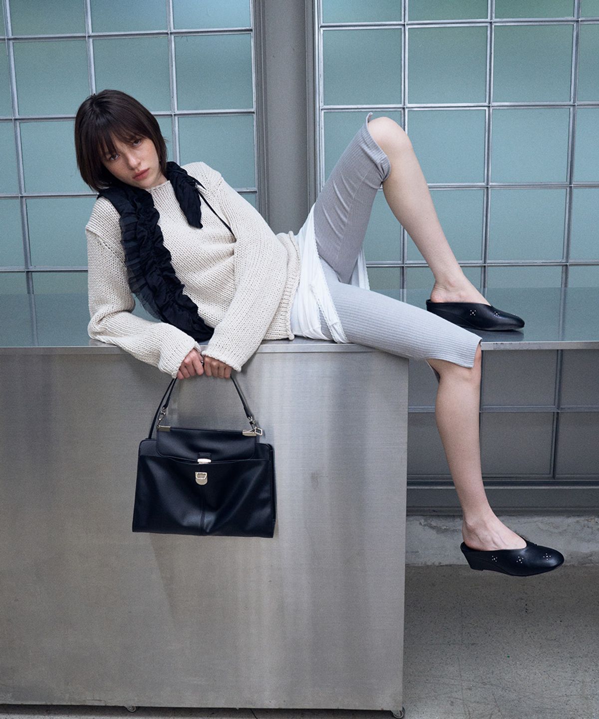 기호(KHIHO) 리오라 커브드 웨지 뮬 블랙