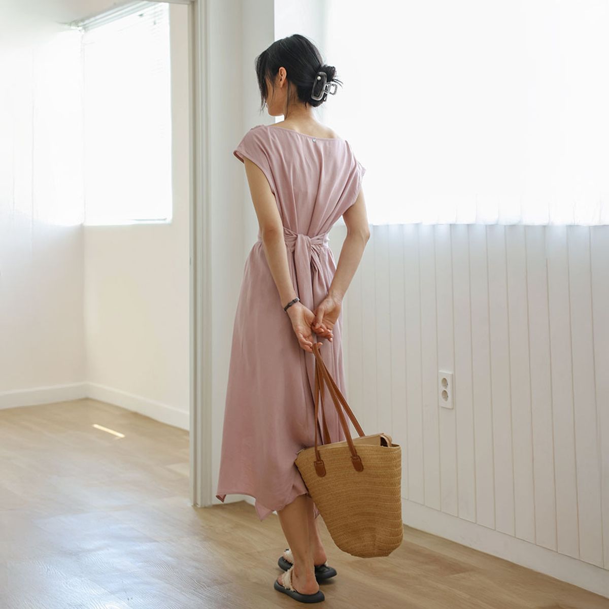 랭썬(LANGSON) LS_Asymmetrical hem cap sleeve dress