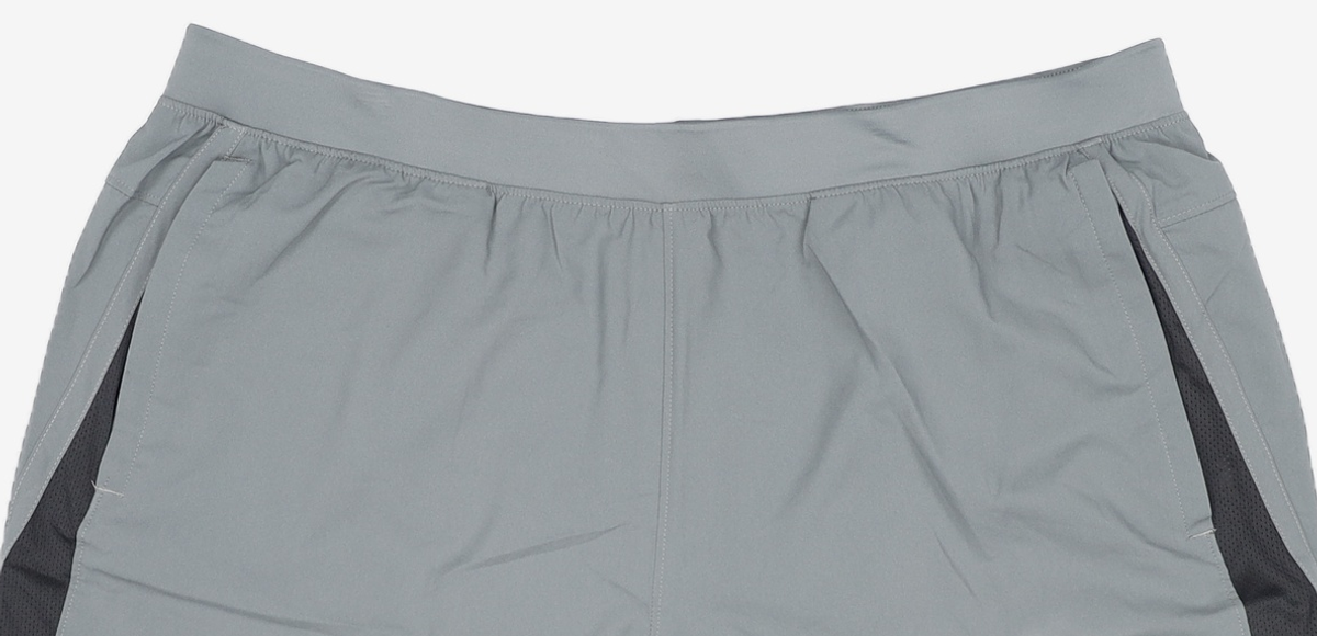 언더아머(UNDERARMOUR) 론치 7인치 반바지 1361493-001 XXL