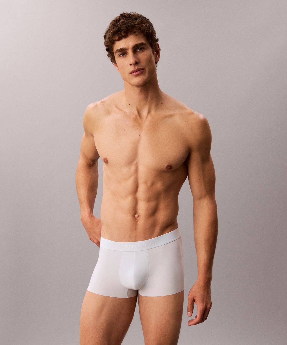 캘빈클라인 언더웨어(CALVIN KLEIN UNDERWEAR) 남성 CK 블랙 마이크로파이버 스트레치 로우 라이즈 트렁크_NB4713CIQ