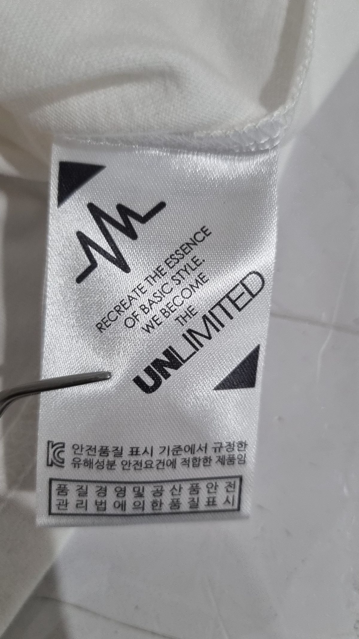 언리미티드(UNLIMITED) 반소매 티셔츠 L