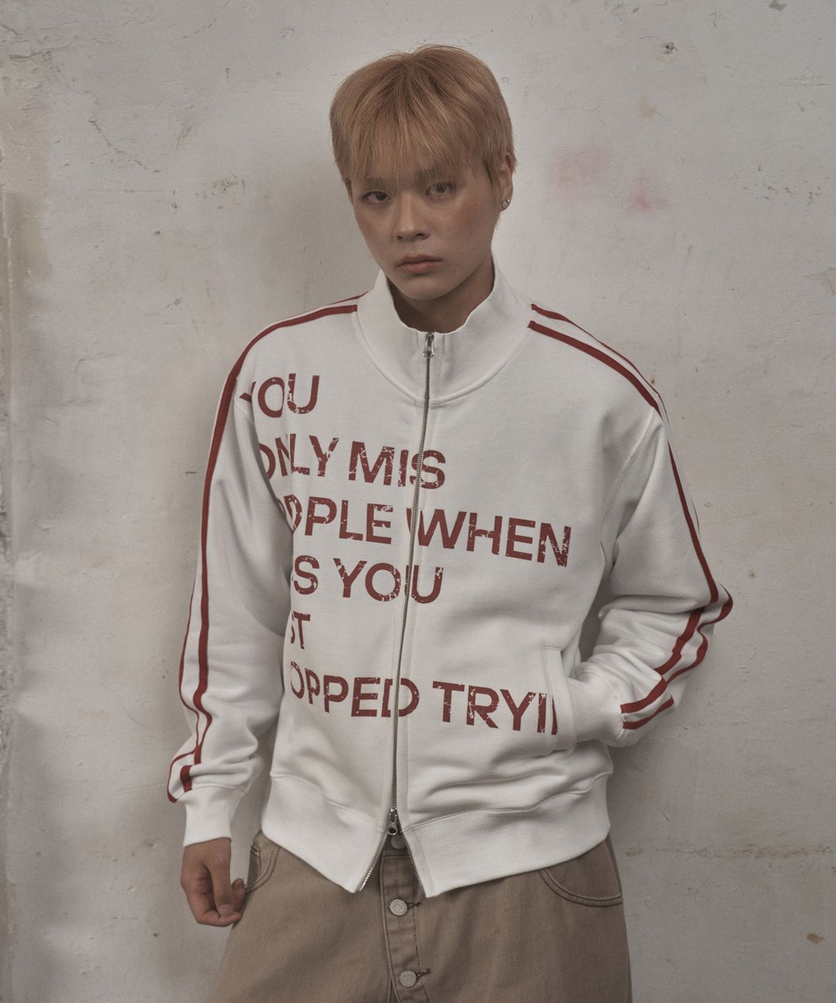 언유즈랩(UNUSEDLAB) 빈티지 타이포 ONLY  집업 [화이트]