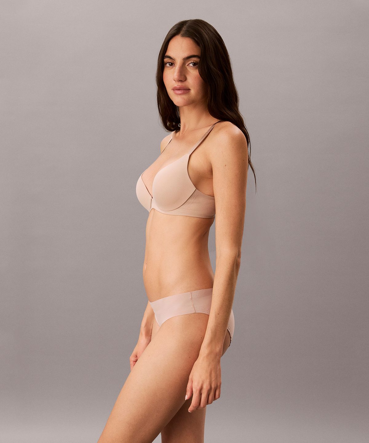 캘빈클라인 언더웨어(CALVIN KLEIN UNDERWEAR) 여성 퍼펙틀리 핏 라인 익스텐션 플런지 브라_QF9369AD7NS