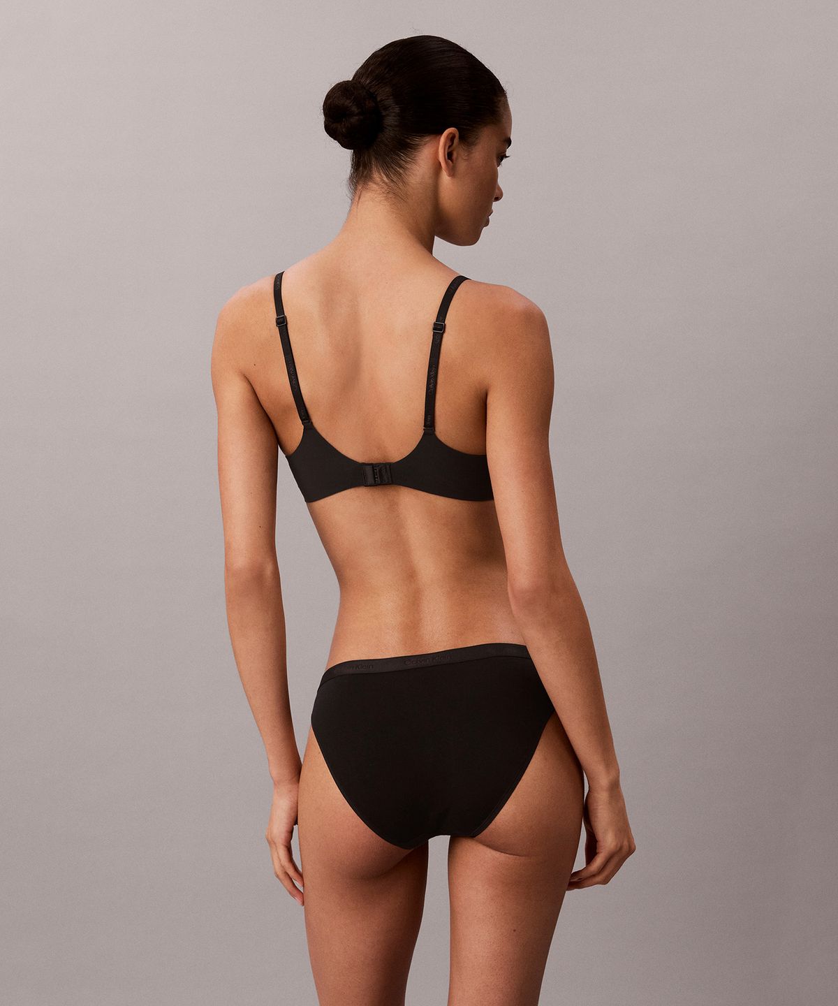 캘빈클라인 언더웨어(CALVIN KLEIN UNDERWEAR) 여성 퍼펙틀리 핏 라인 익스텐션 플런지 브라_QF9369ADUB1