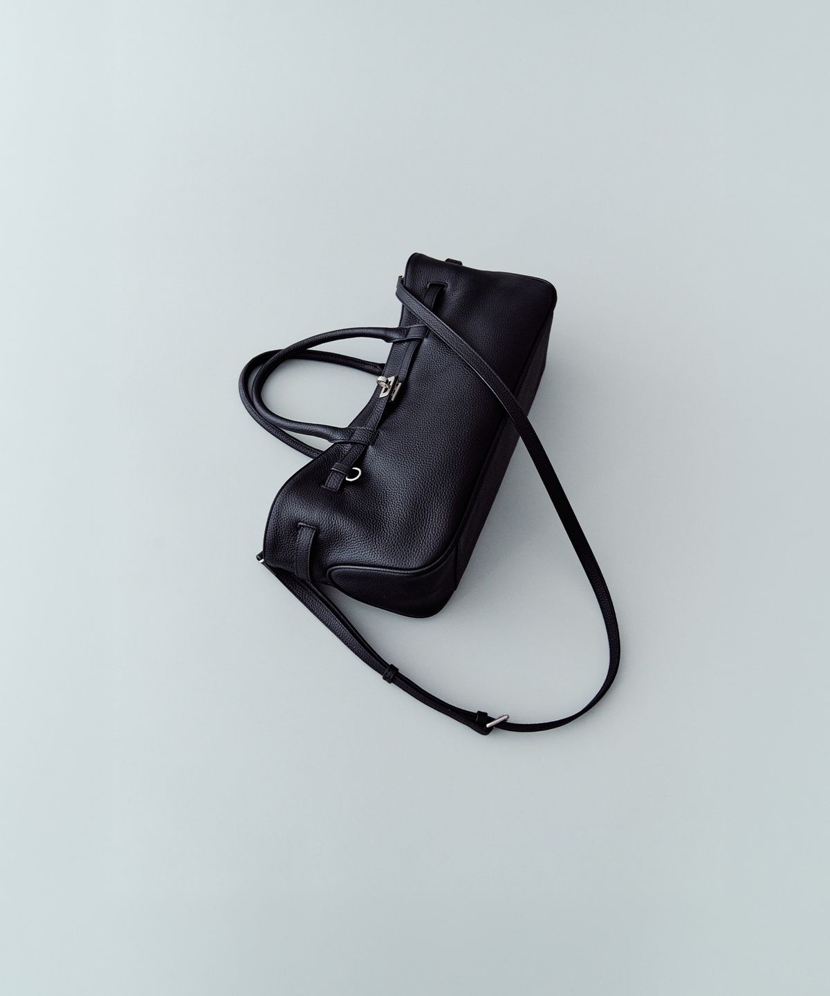 시야쥬(SIYAZU) SIAC3142 Velu Bag_Black