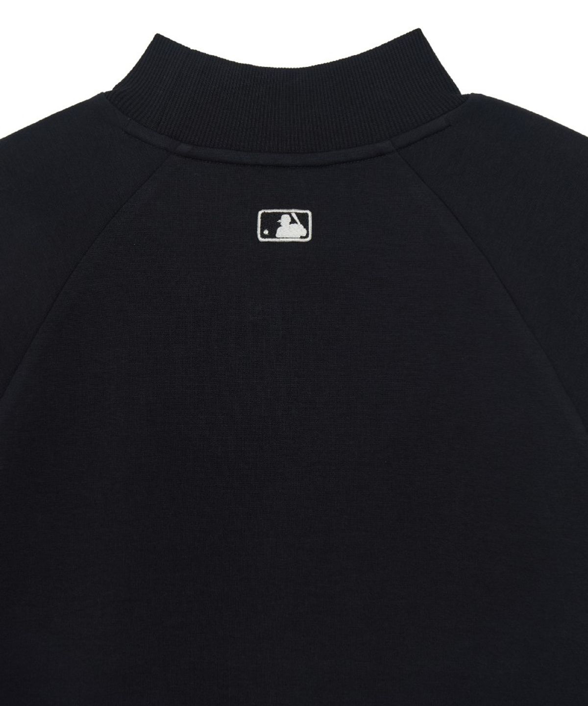 엠엘비(MLB) 여성 베이직 스몰로고 모크넥 맨투맨 LA (Black)