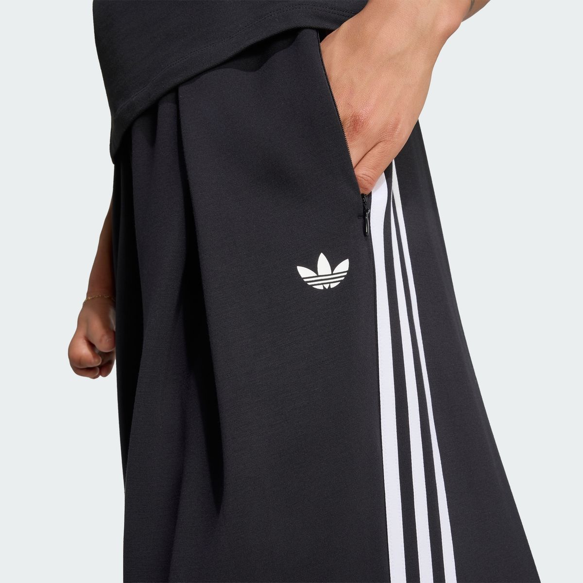 아디다스(ADIDAS) 플리티드 트랙 팬츠 LD8922