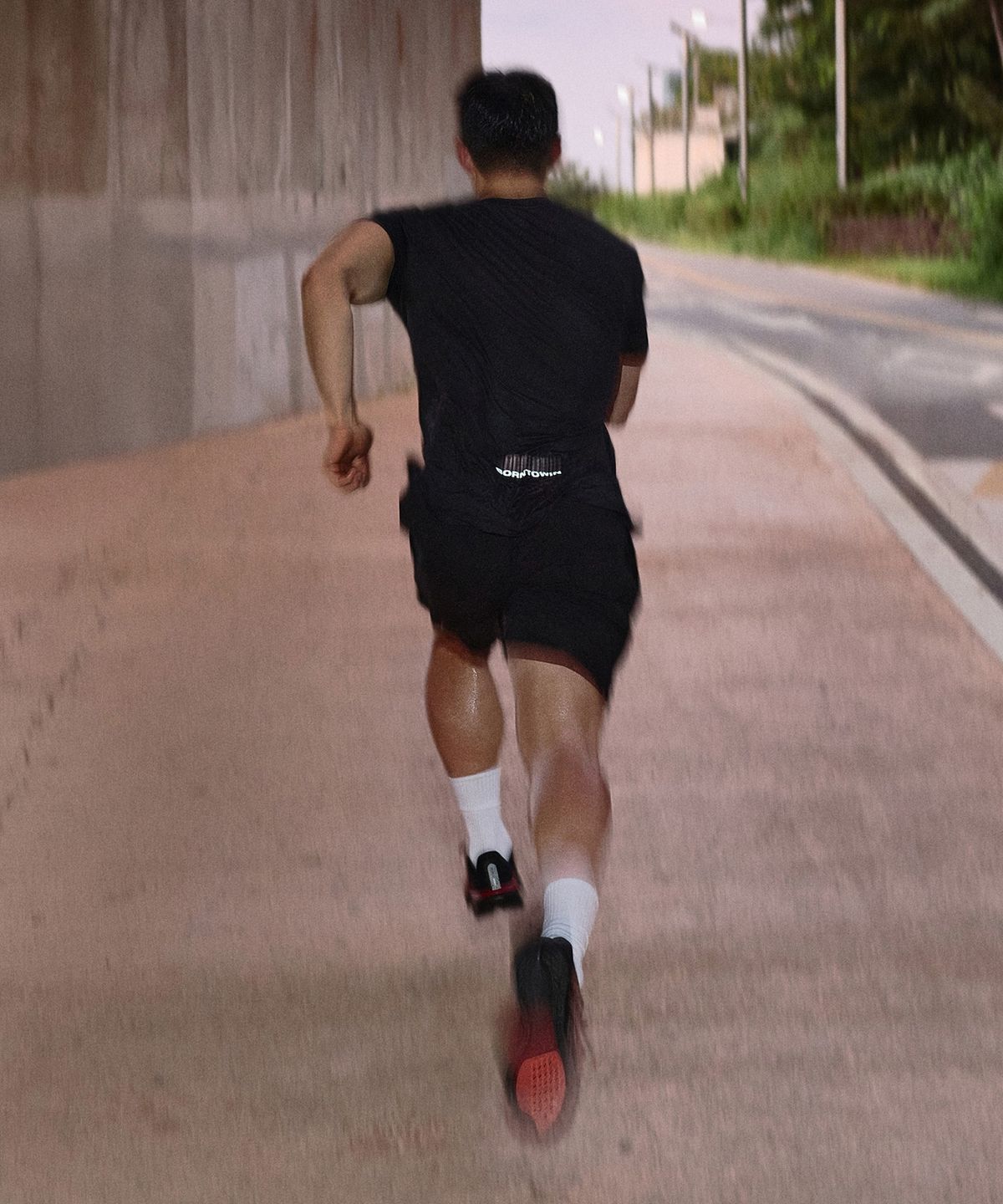 본투윈(BORN TO WIN) B-SYMBOL ESSENTIAL ACTIVE SHORTS [BLACK]