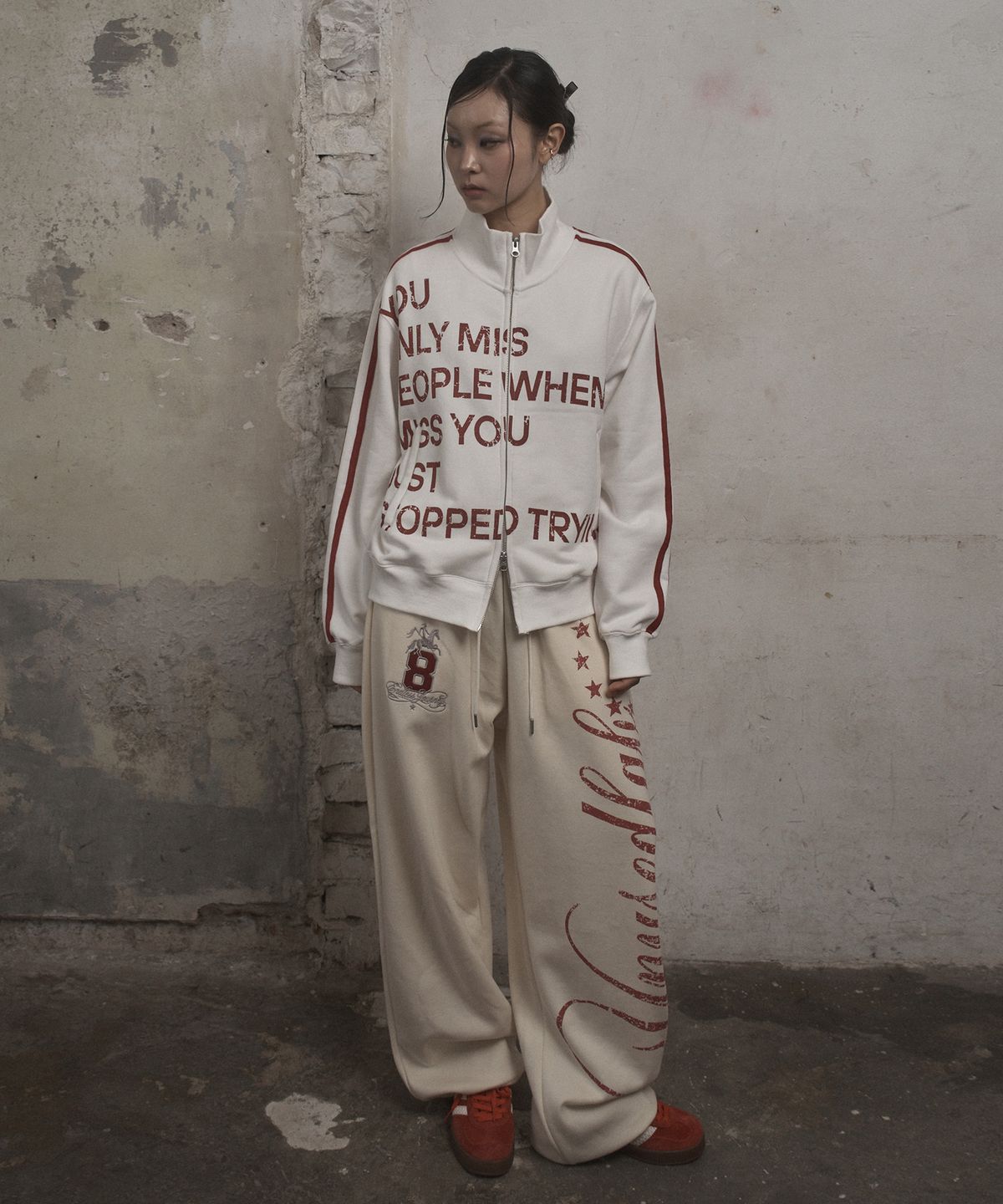 언유즈랩(UNUSEDLAB) 바시티 그래픽 스웨트 팬츠 [옐로우]