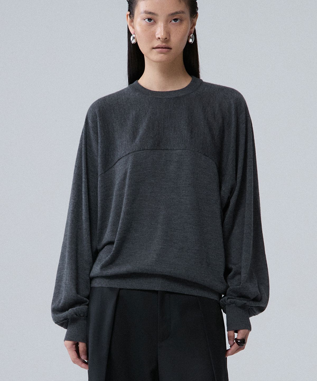 우마뭉(UMARMUNG) Wool silk cashmere oversized crewneck pullover_Heather grey