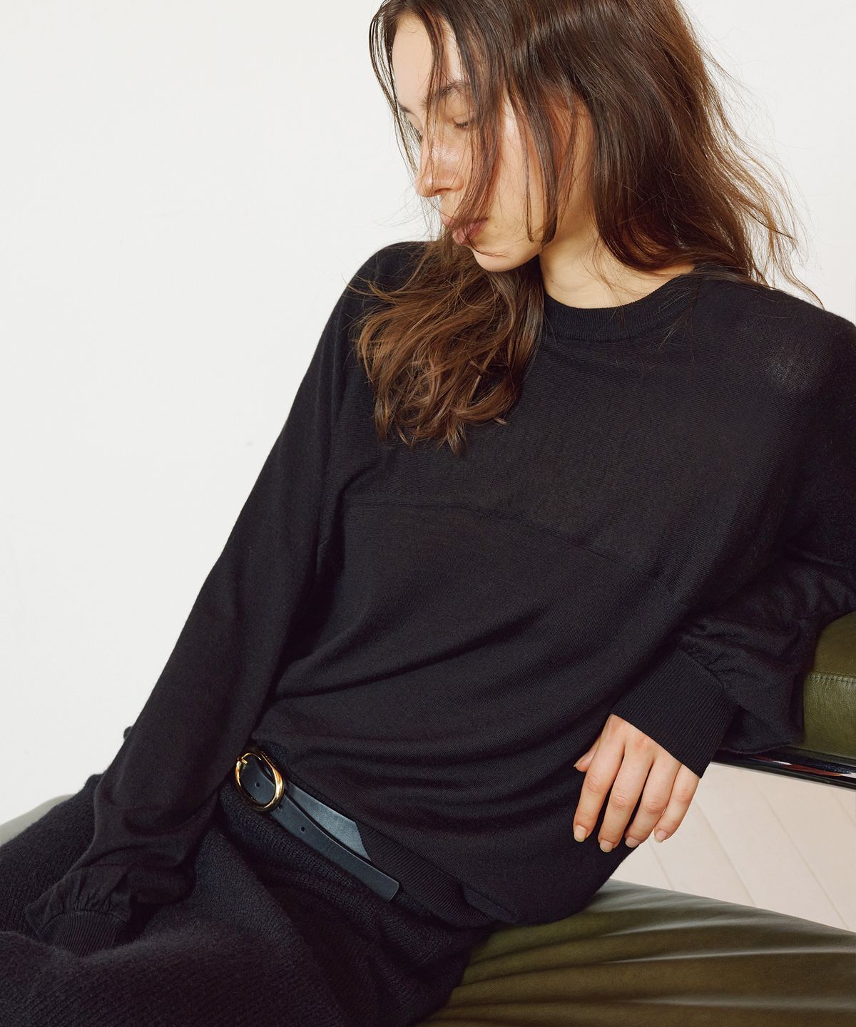 우마뭉(UMARMUNG) Wool silk cashmere oversized crewneck pullover_Black