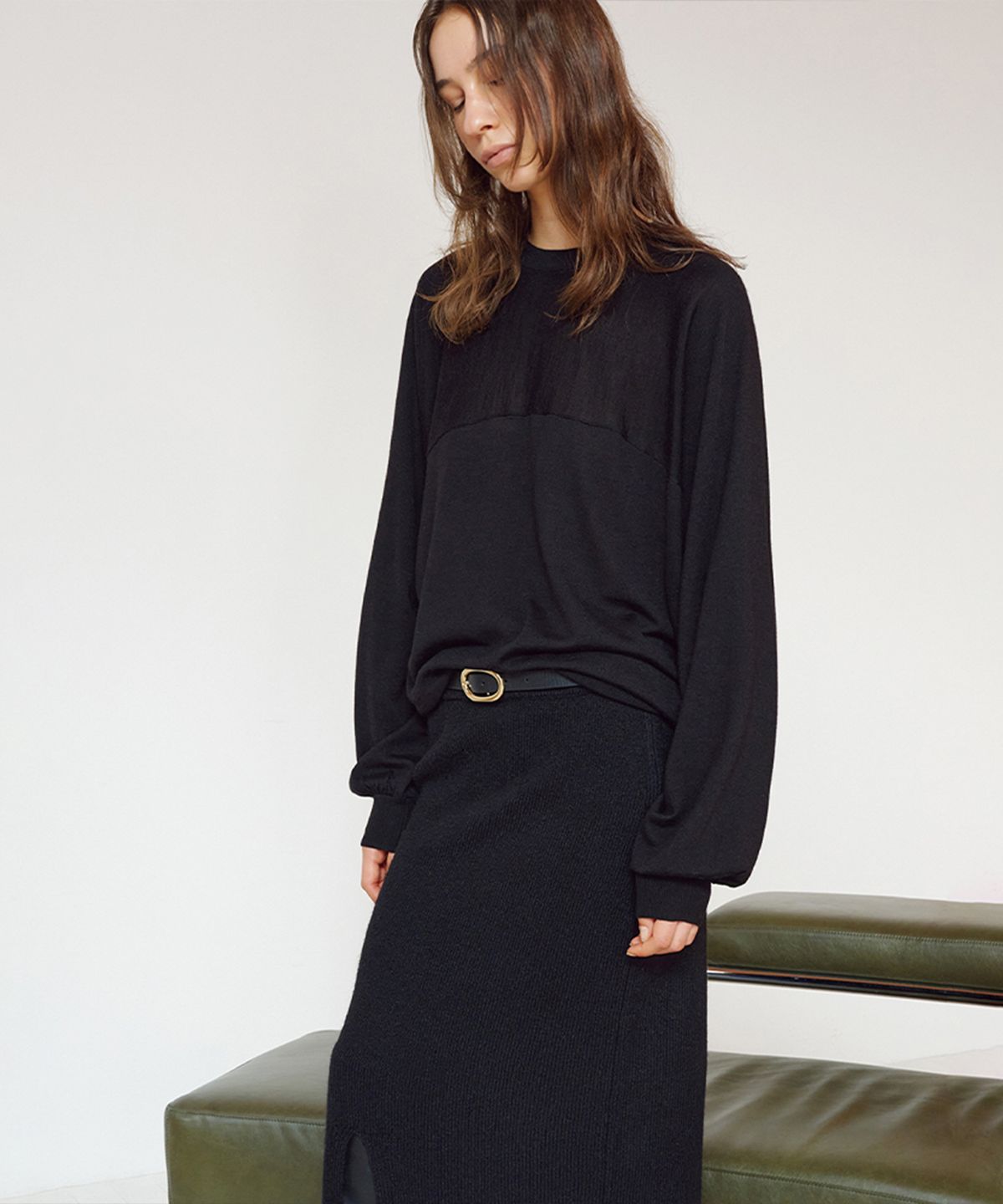 우마뭉(UMARMUNG) Wool silk cashmere oversized crewneck pullover_Black
