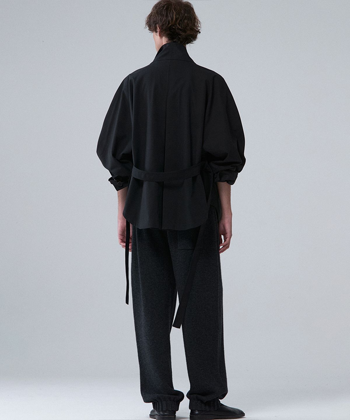 우마뭉(UMARMUNG) Dolman Sleeve high neck belted jacket_Black
