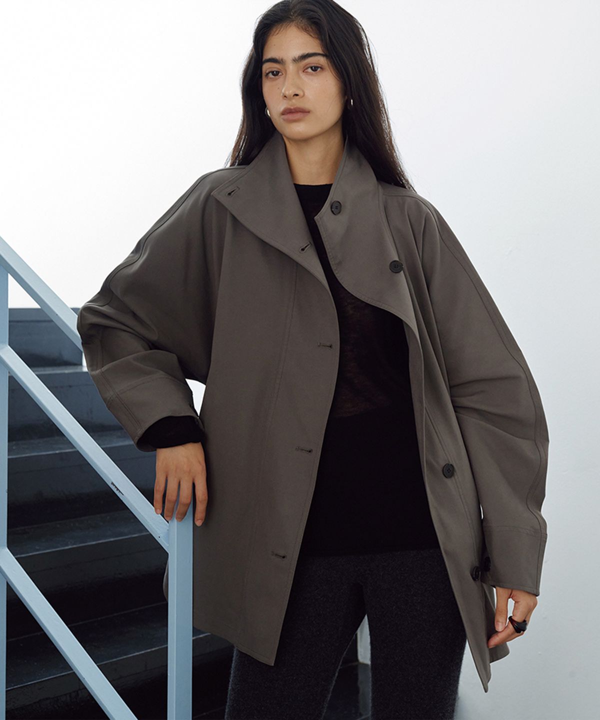 우마뭉(UMARMUNG) Dolman Sleeve high neck belted jacket_Moss grey
