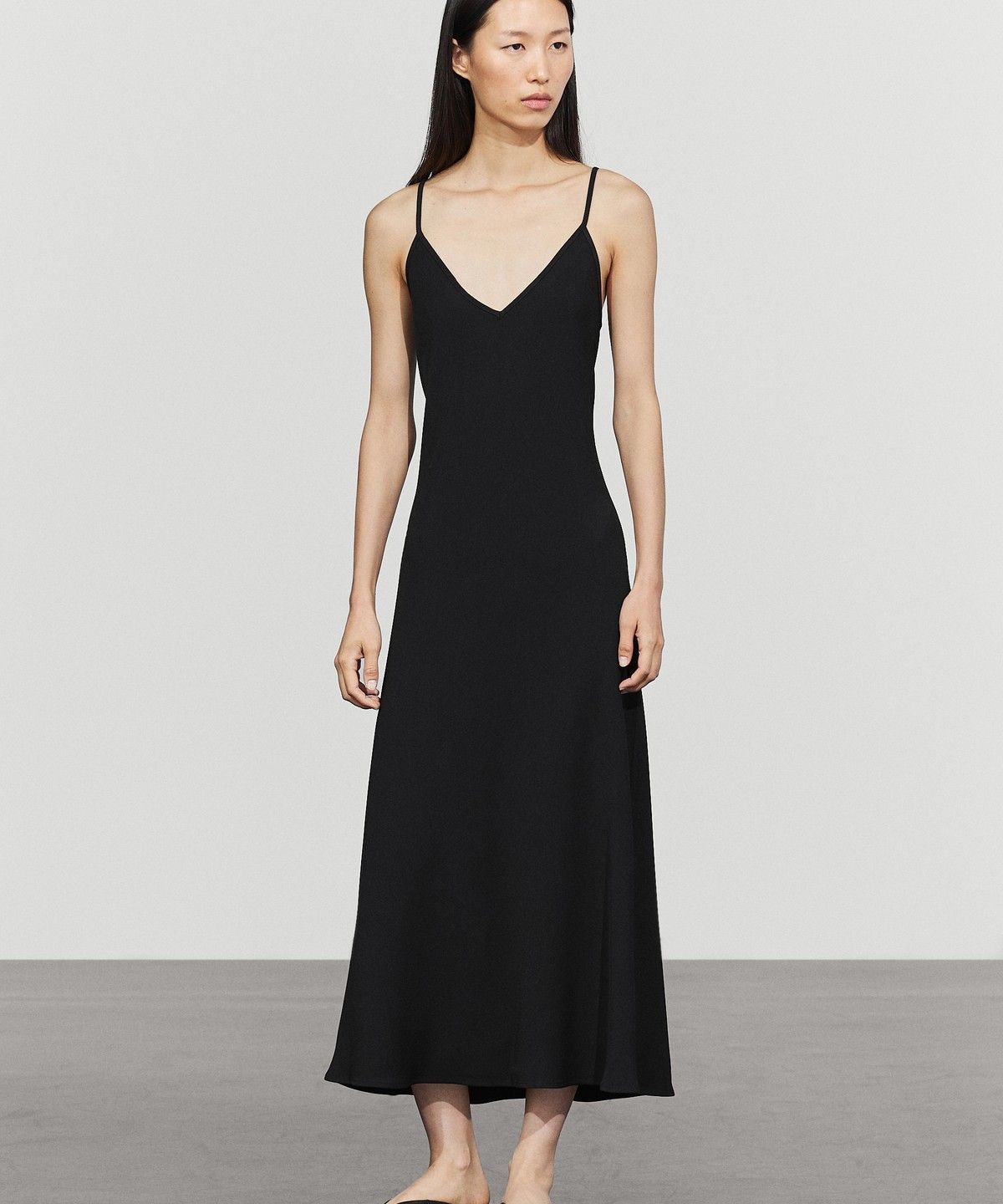 마시모두띠(MASSIMO DUTTI) 플루이드 스트랩 미디 원피스