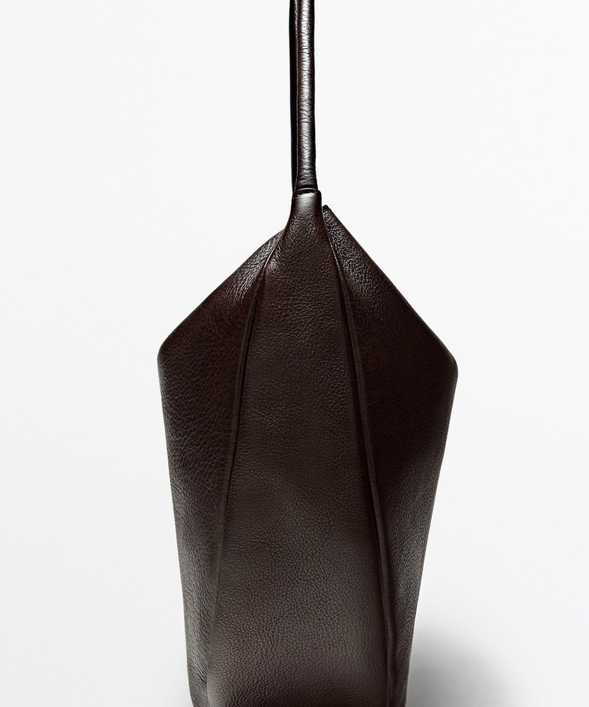 마시모두띠(MASSIMO DUTTI) 나파 가죽 미디엄 슬라우치 백