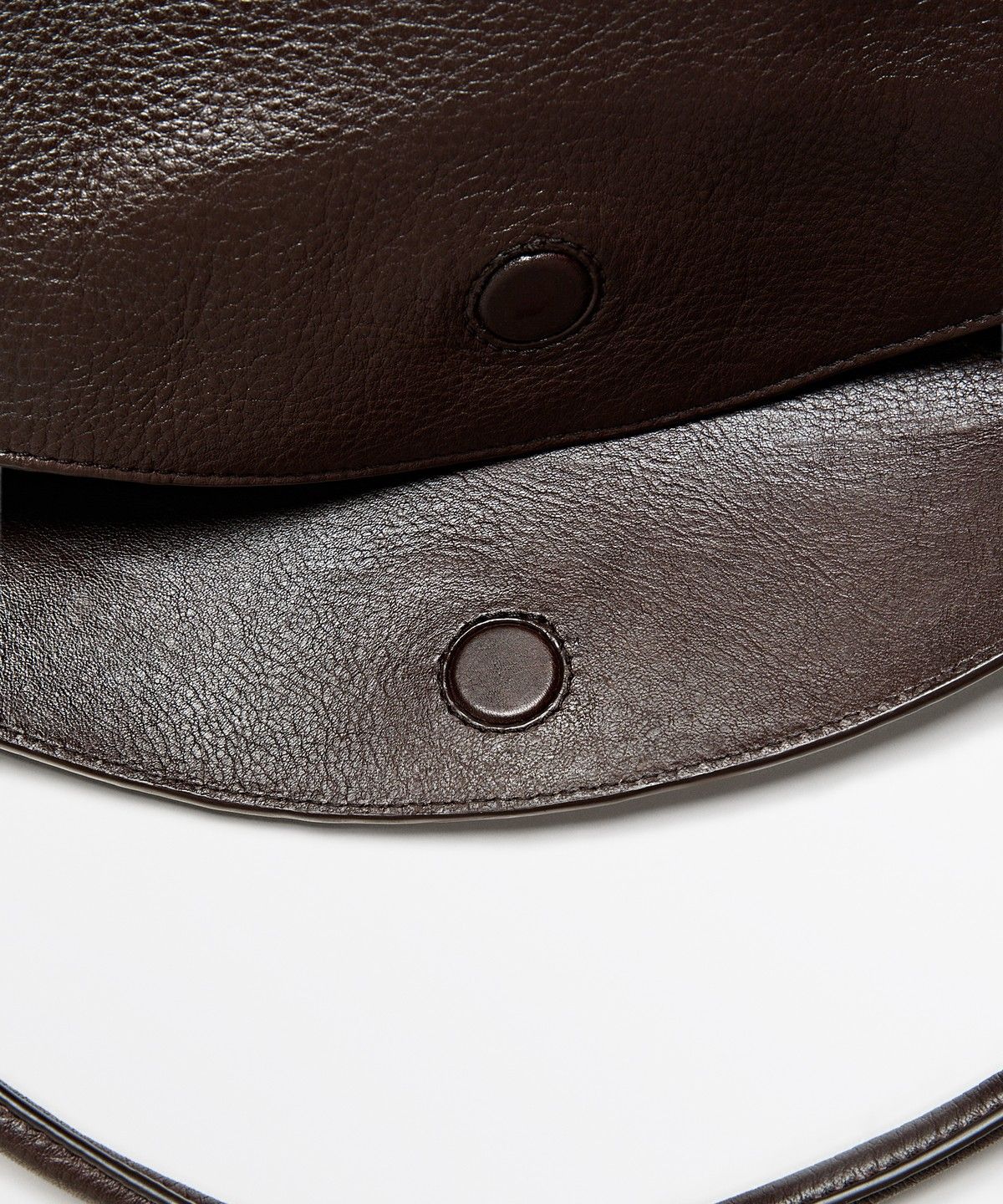 마시모두띠(MASSIMO DUTTI) 나파 가죽 미디엄 슬라우치 백