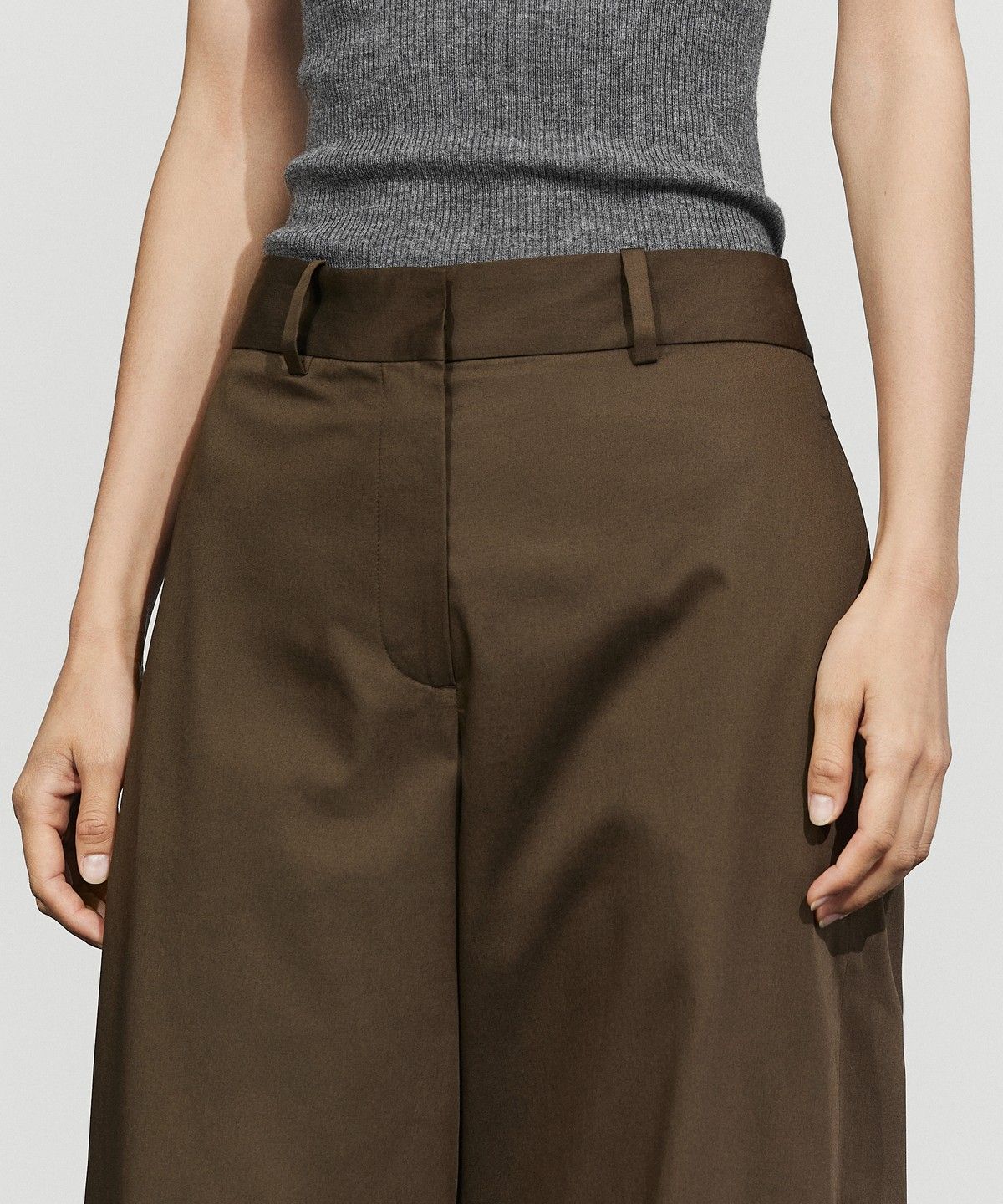 마시모두띠(MASSIMO DUTTI) 버튼 스트랩 헴라인 팬츠