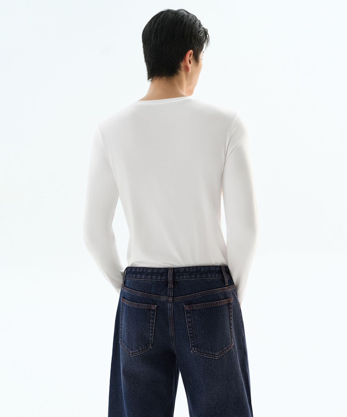 무신사 스탠다드(MUSINSA STANDARD) [힛탠다드] 플러스 크루 넥 긴소매 언더셔츠 [화이트]