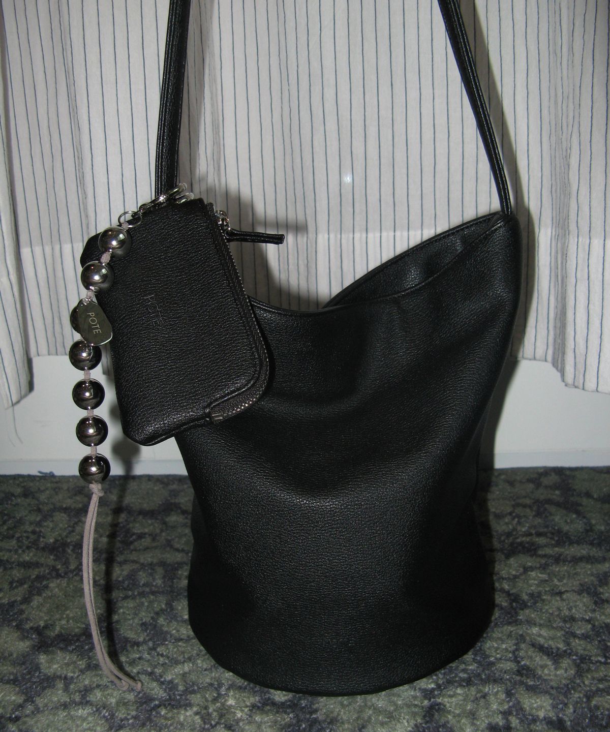 포테(POTE) 0016 Soft Bucket Bag_Leather Black