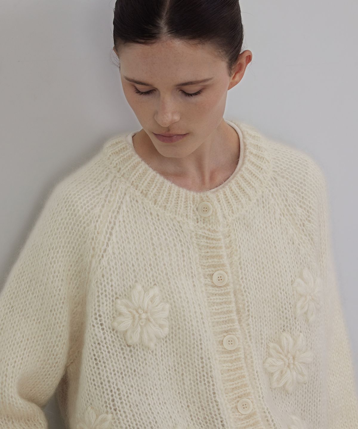 퀸스래빗(Q'SRB) Mohair Floral Applique Knit Cardigan