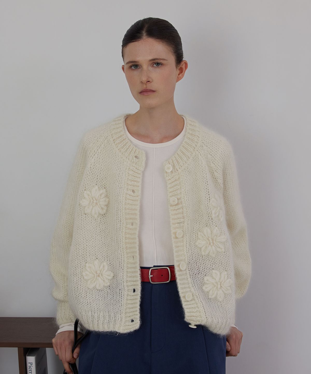 퀸스래빗(Q'SRB) Mohair Floral Applique Knit Cardigan
