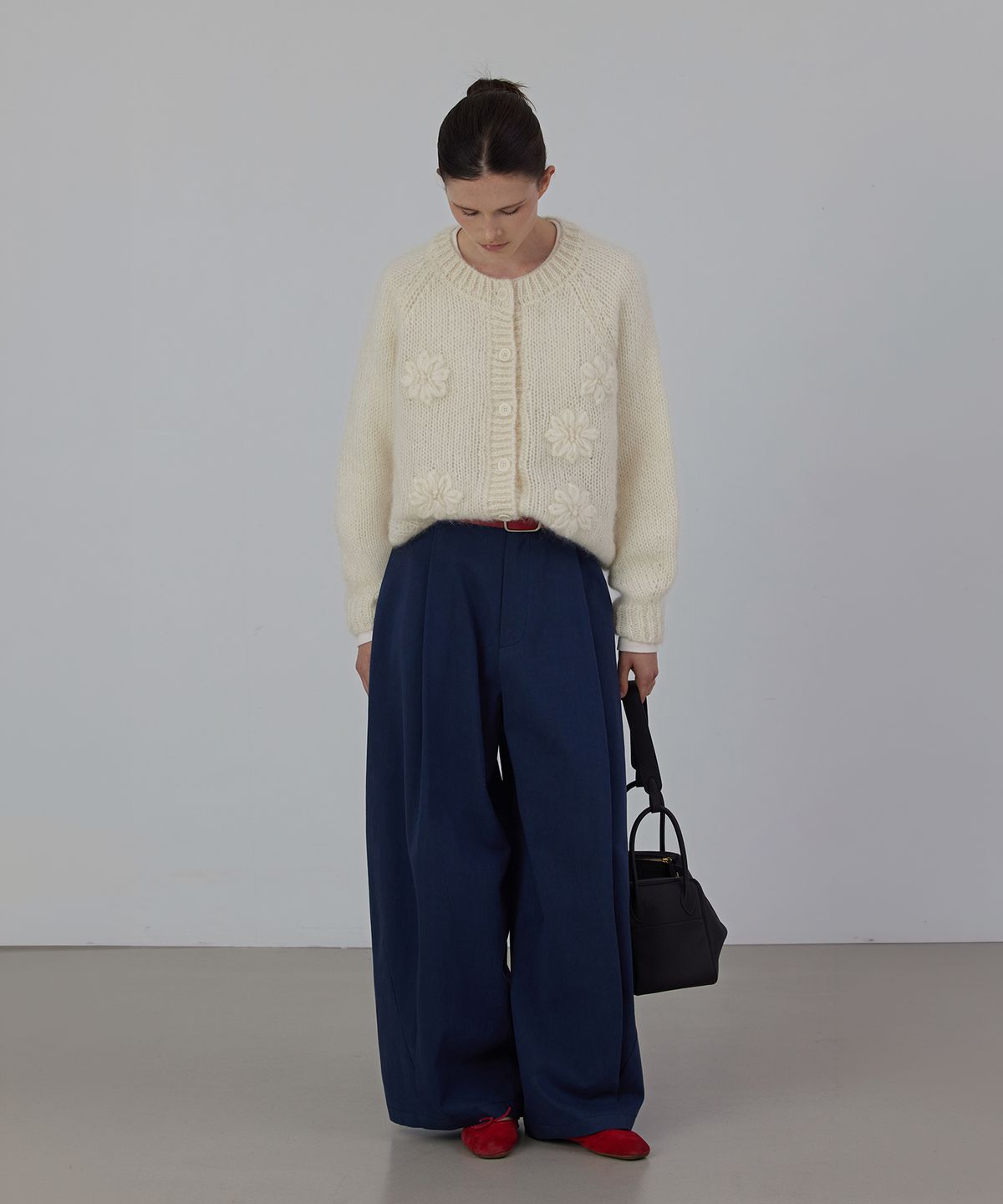 퀸스래빗(Q'SRB) Mohair Floral Applique Knit Cardigan