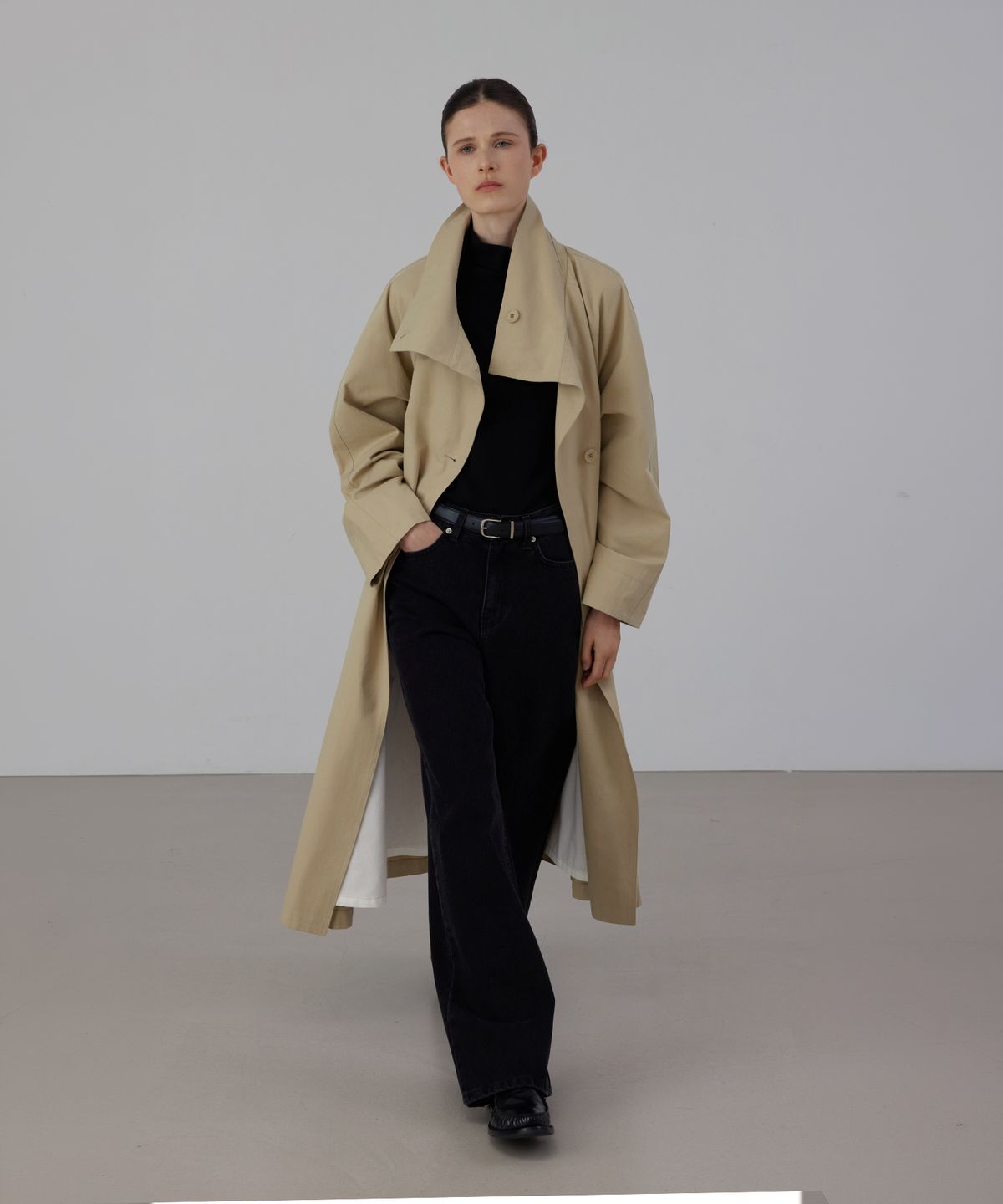 퀸스래빗(Q'SRB) Camille High-Neck Trench Coat