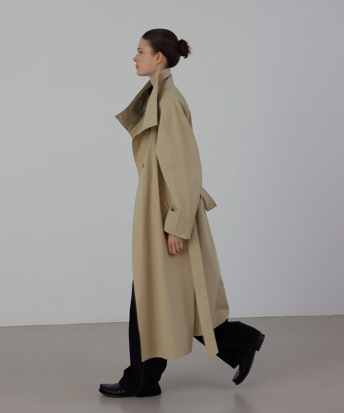 퀸스래빗(Q'SRB) Camille High-Neck Trench Coat