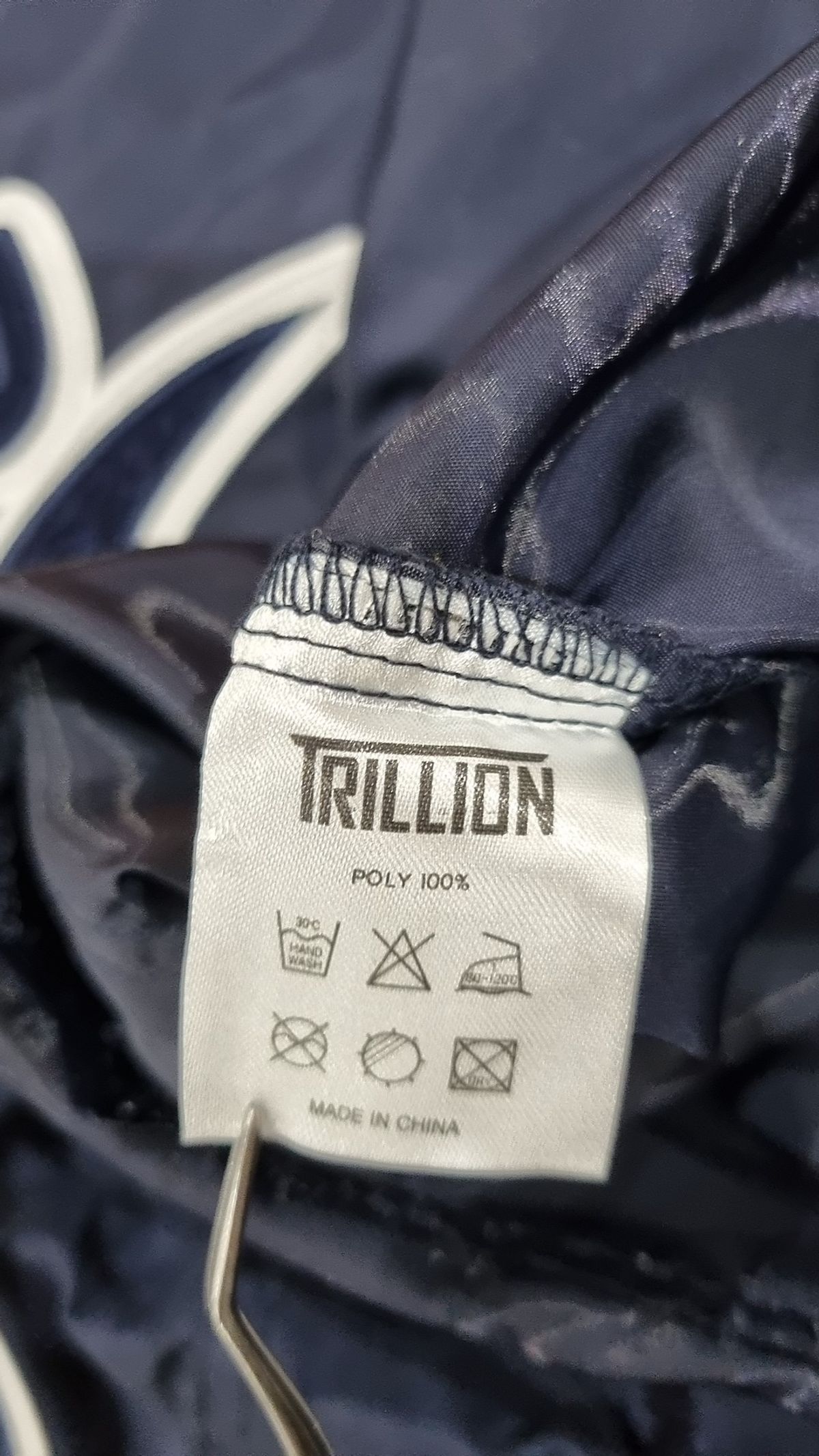 트릴리온(TRILLION) 기타 상의 M