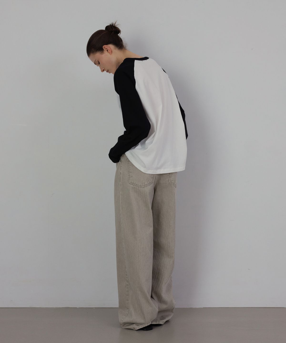 퀸스래빗(Q'SRB) Contrast Raglan Sleeve T-Shirt
