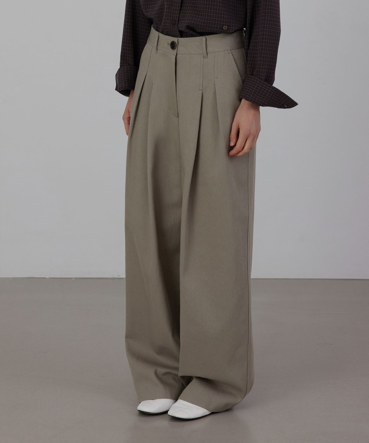 퀸스래빗(Q'SRB) Double Pleats Chino Trousers