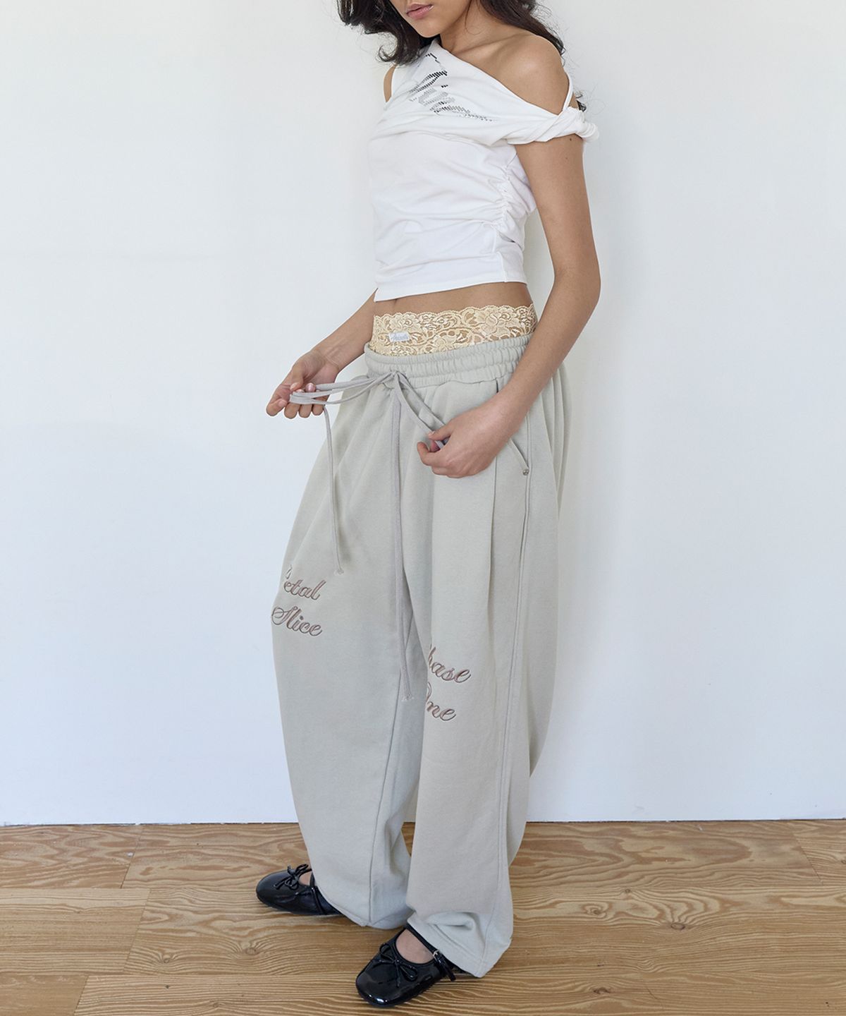 페이네틱(PAINETIC) Print Two-way Twist Tee (WHITE)
