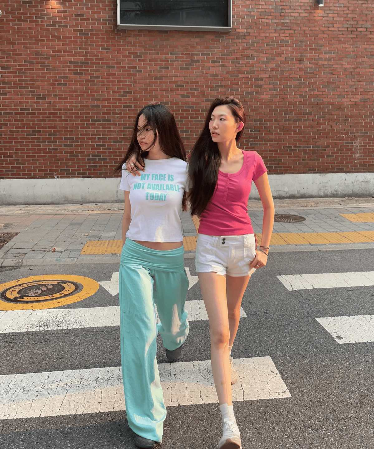 섭듀드(SUBDUED) MY FACE IS NOT AVAILABLE TODAY 티셔츠 (화이트)