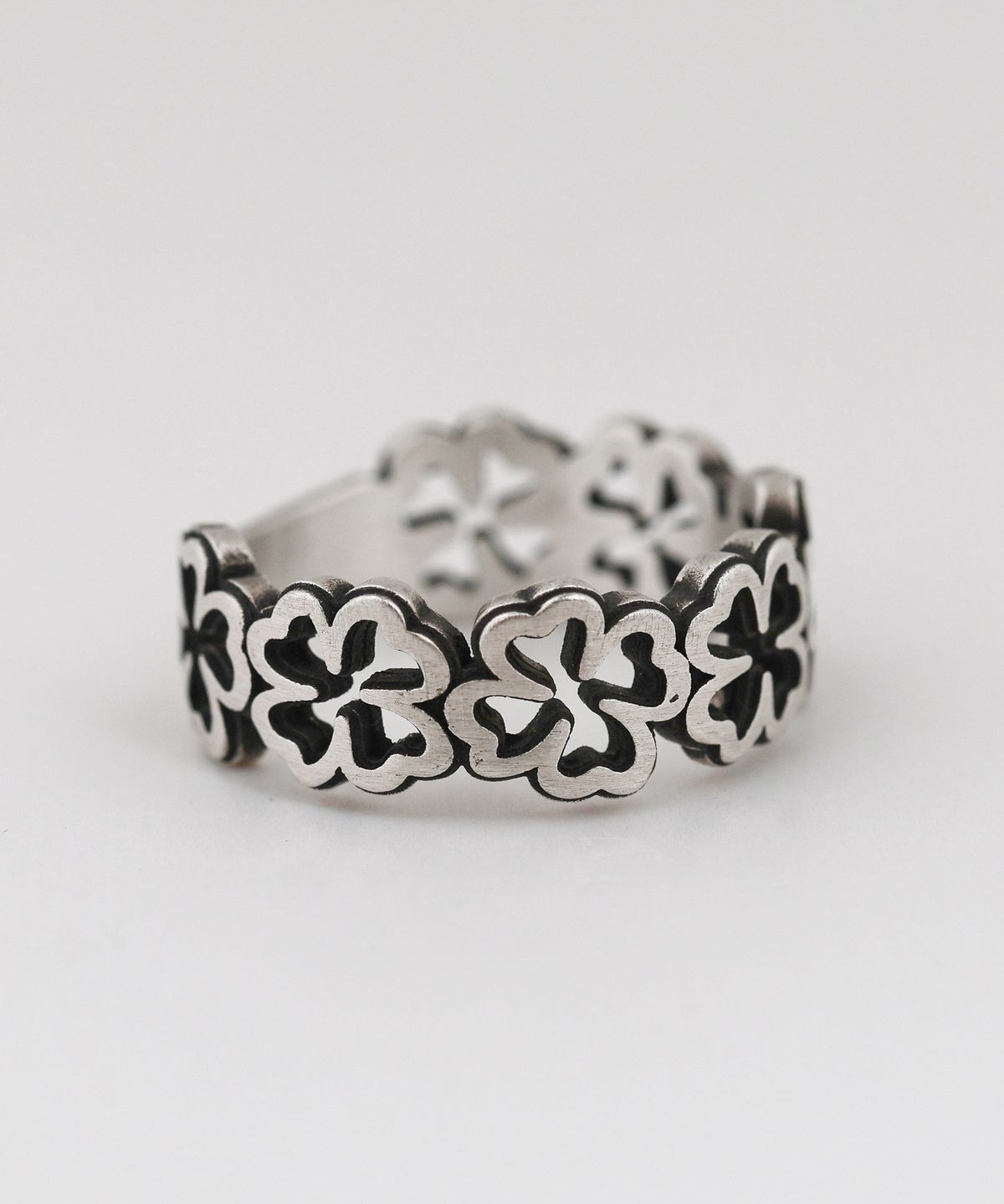 그레이노이즈(GRAYNOISE) Clover Lace Ring BK (925 Silver)
