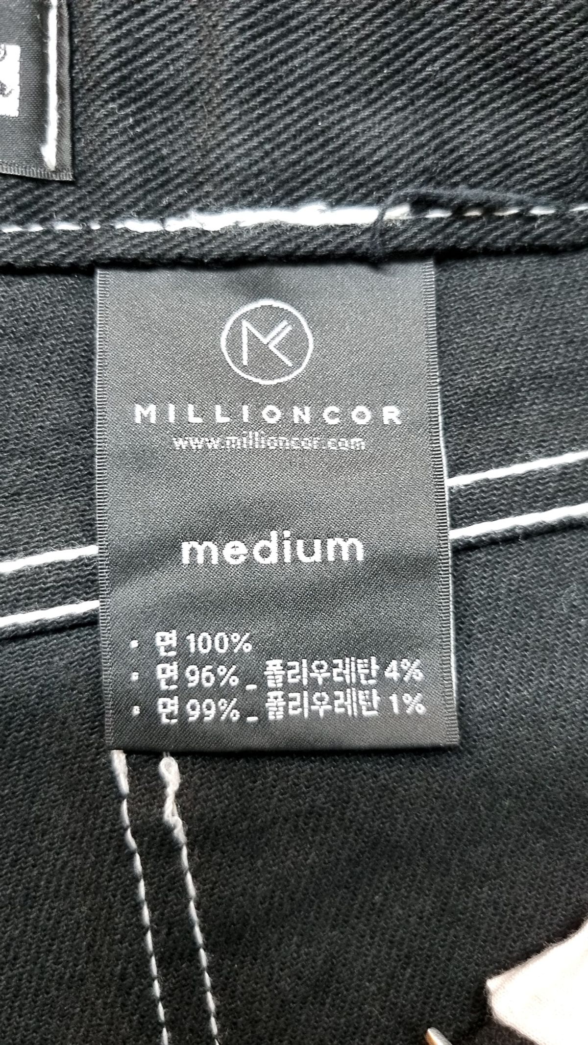 밀리언코르(MILLIONCOR) 숏팬츠 M