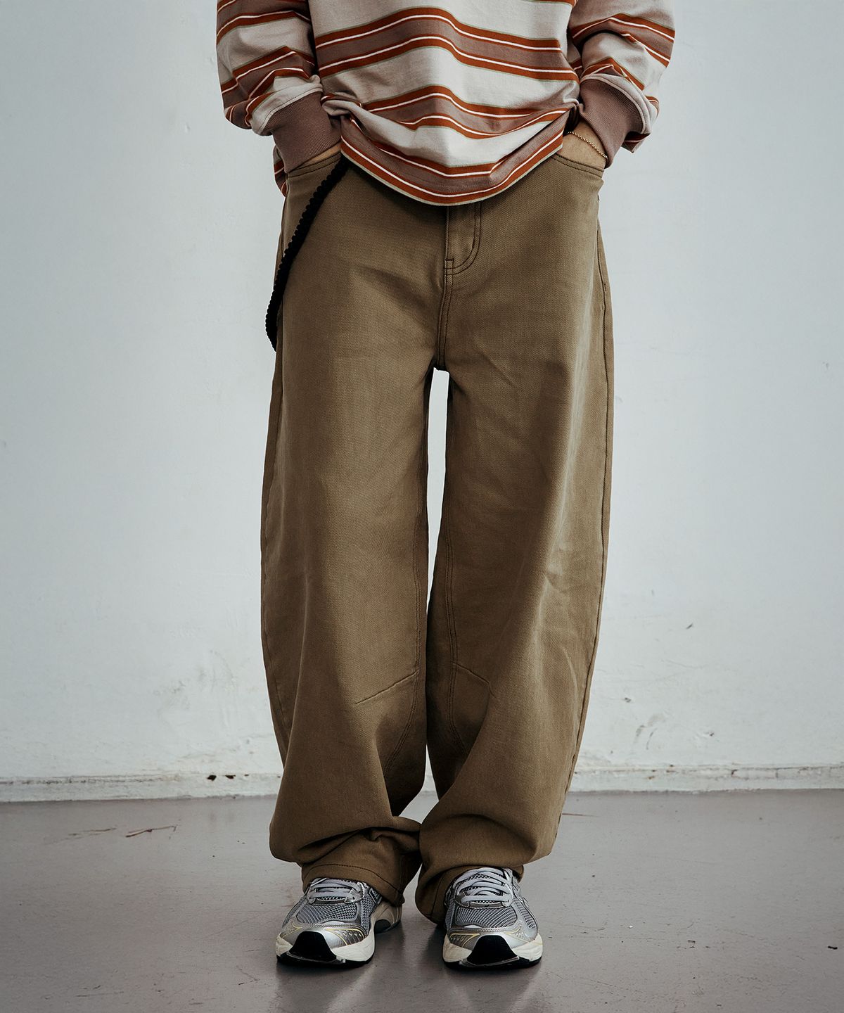 브라운브레스(BROWNBREATH) OXFORD BALLOON PANTS