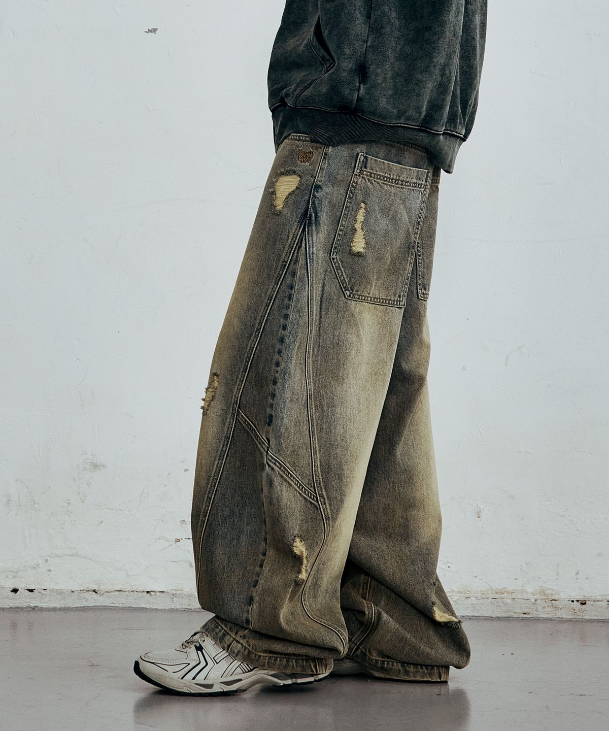 브라운브레스(BROWNBREATH) VINTAGE DESTROYED DENIM PANTS