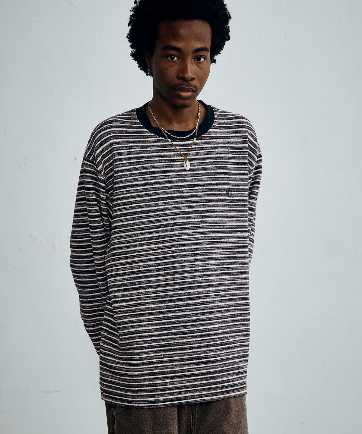 브라운브레스(BROWNBREATH) TAG STRIPE LONGSLEEVE