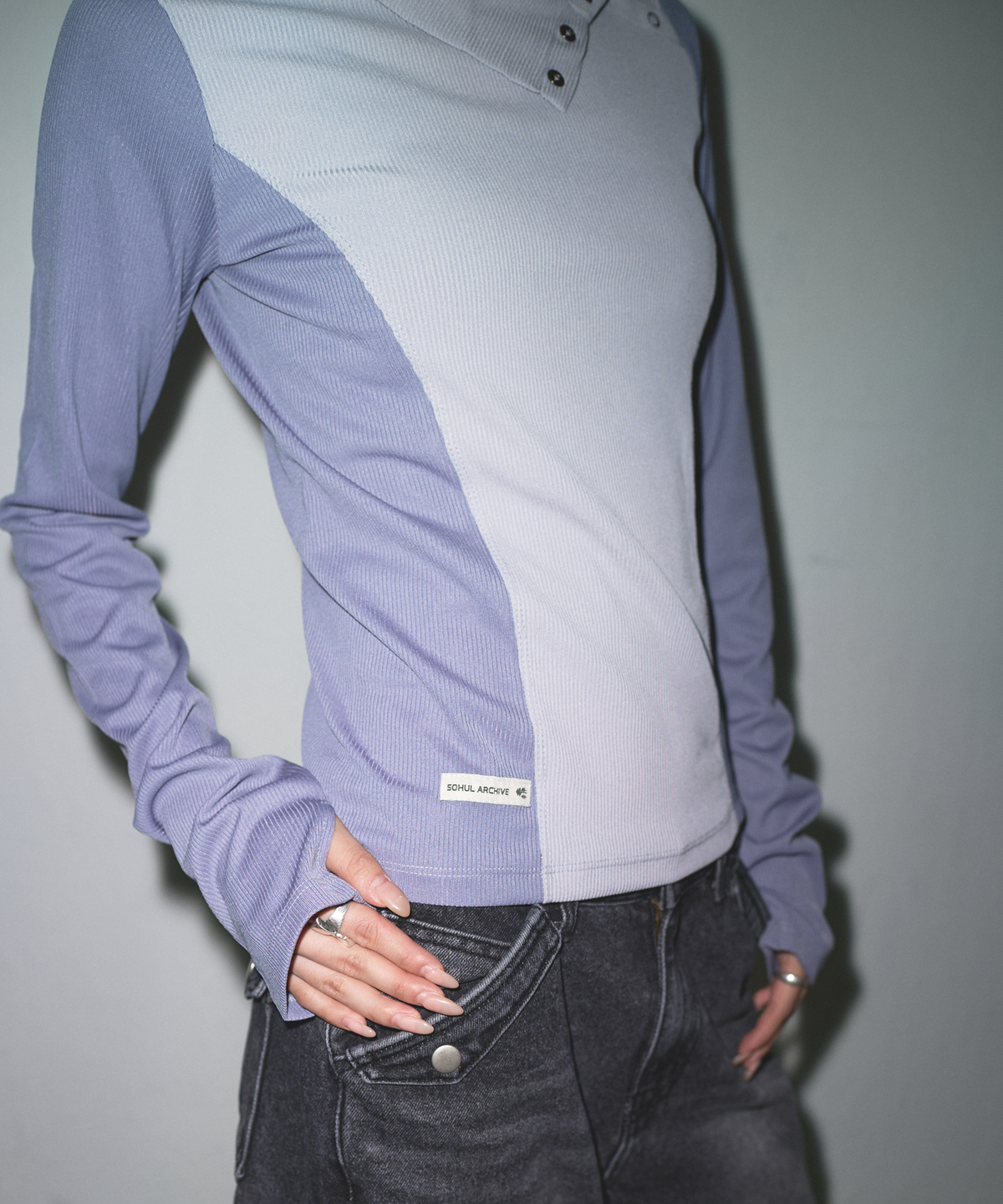 소흘(SOHUL) Side High Neck T (퍼플 그레이)
